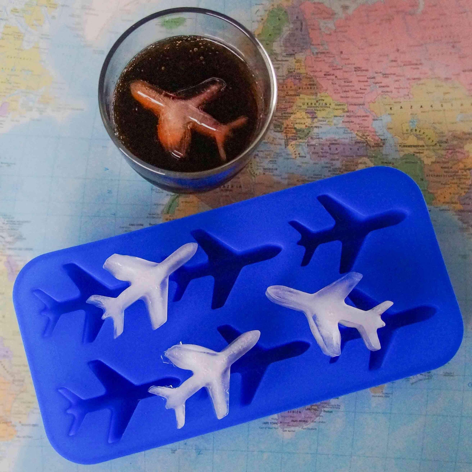 eiswuerfelform flugzeug